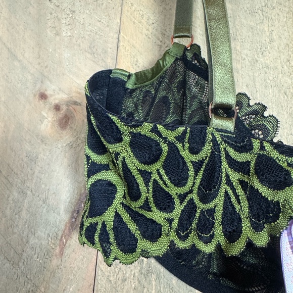 Savage X FENTY Sorry Not Sorry lace  balconette bra Green Size 36DDD / 36F - Picture 10 of 15
